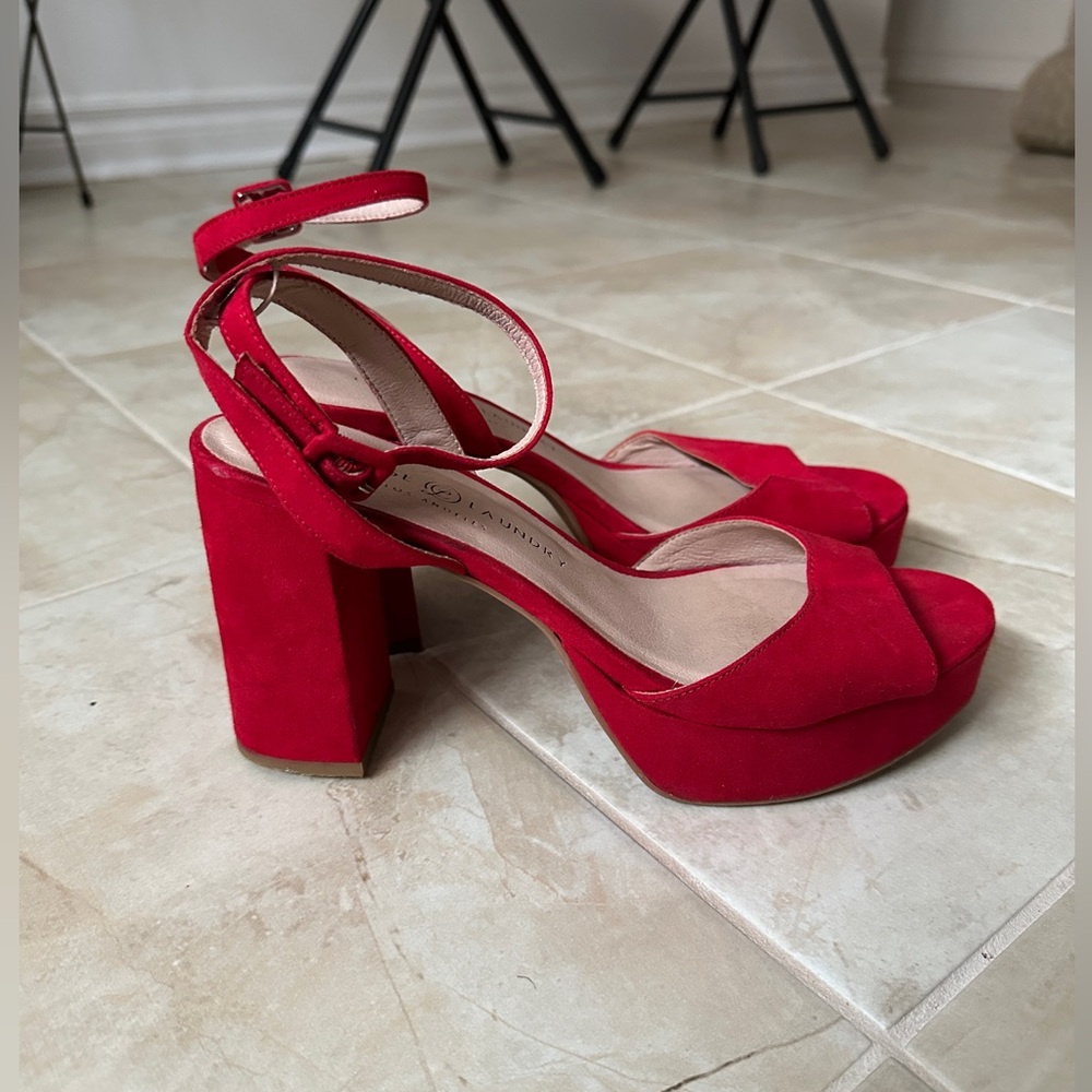 CHINESE LAUNDRY 4” Ruby Red Suede Platform Sandals (8.5/39)